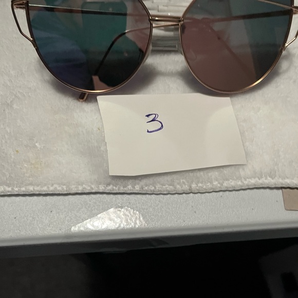 MEN & WOMEN SUNGLASSES  point out  which  # sunglasses  you want to purchase - Picture 4 of 7